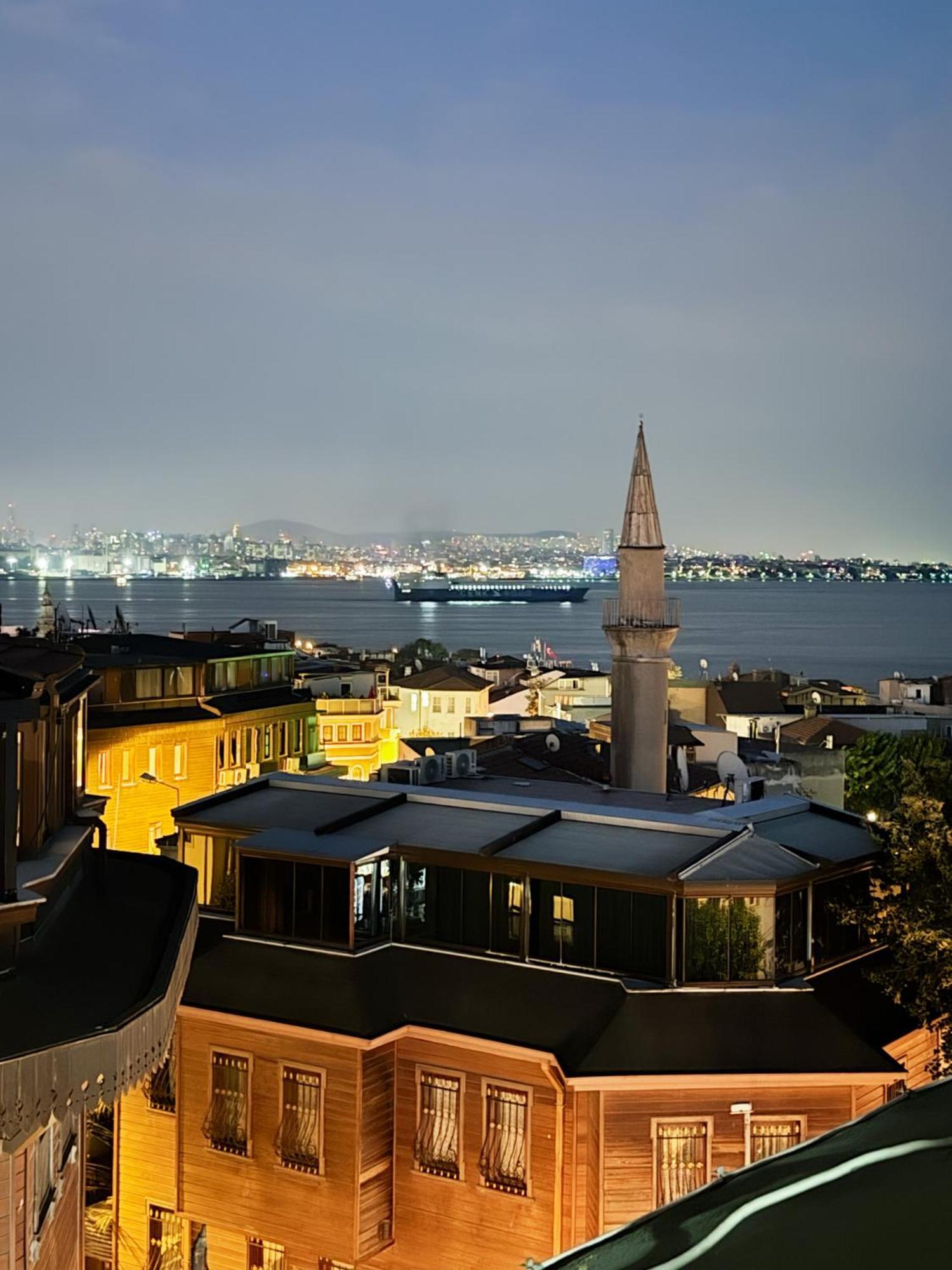 The New Season Apart Istanbul Exterior photo